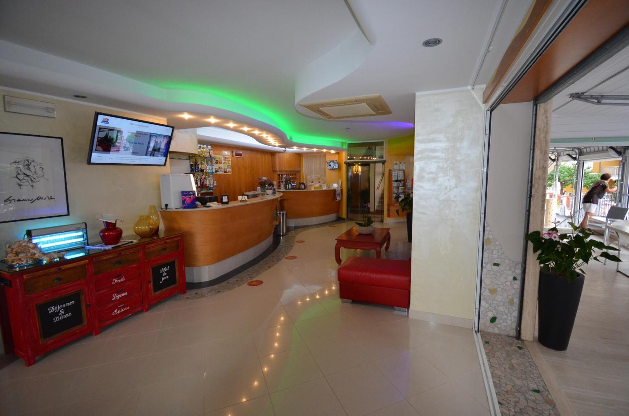 Residence Costa Alba Adriatica Zewnętrze zdjęcie