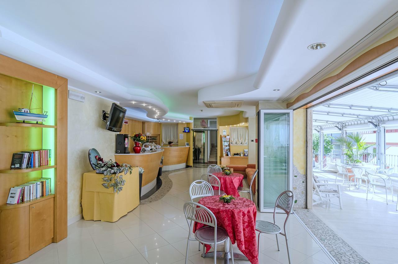 Residence Costa Alba Adriatica Zewnętrze zdjęcie
